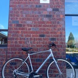 Cannondale Quick 5 Hybrid / Commuter Bike – XL Frame - 700c wheels Aluminium Bicycle