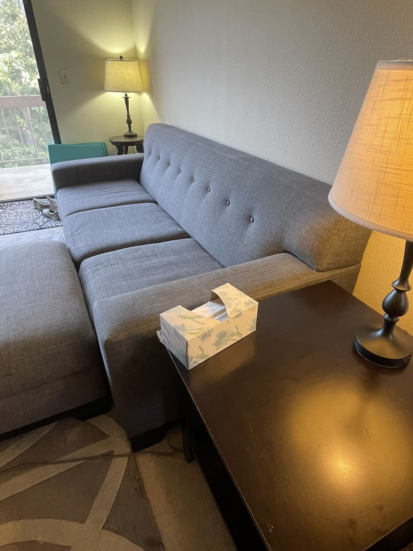 Couch/Sofa: 3 Seater