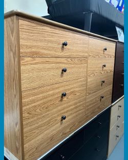 8 drawers Dresser/ Eight drawers dresser