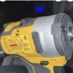 Dewalt Impact Wrench Kit 