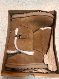 UGG size 8 new