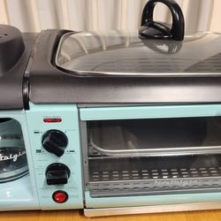 Nostalgia Retro 3-in-1 Breakfast Station -  Coffee Maker, Griddle , Toaster NEW 