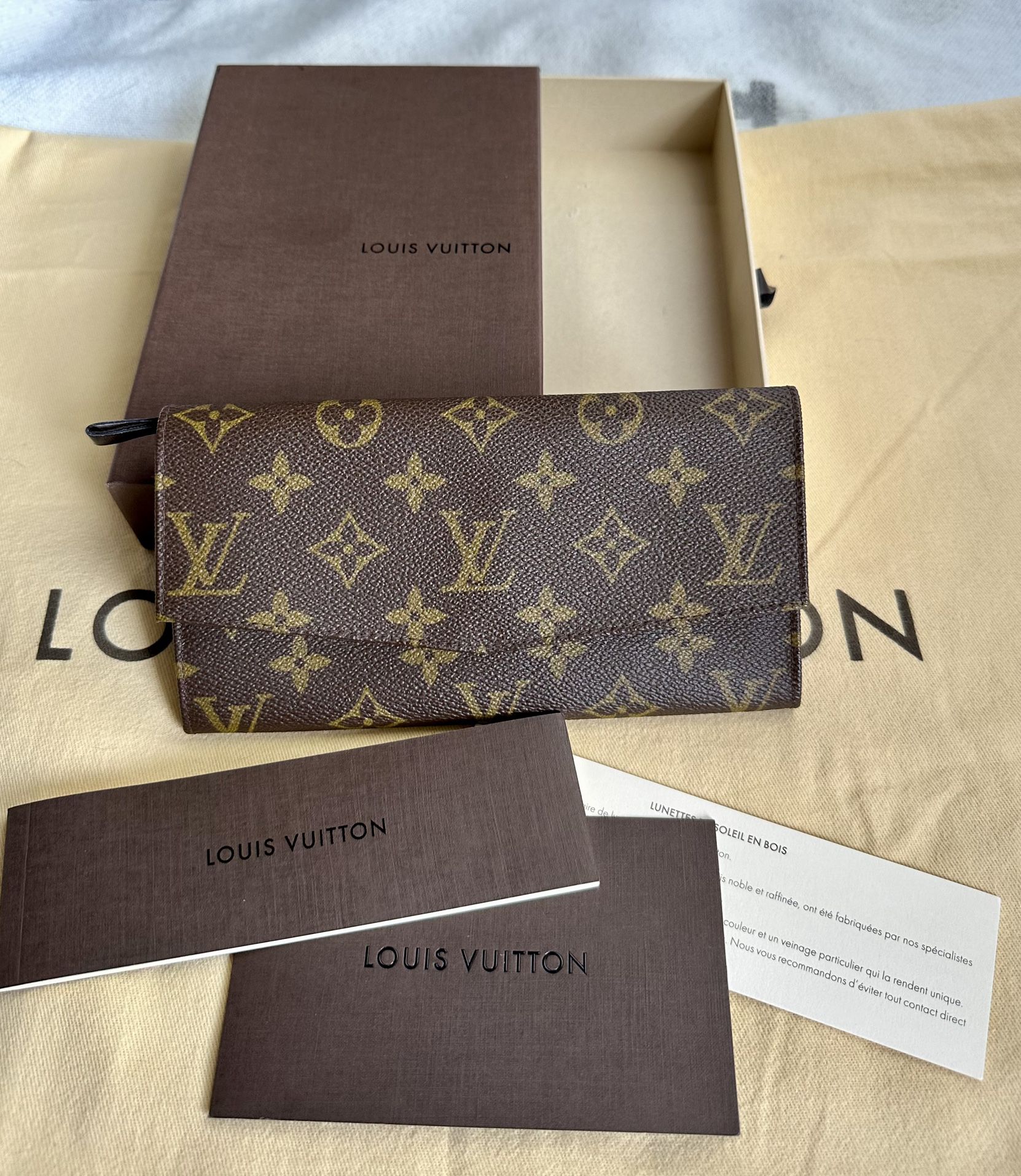 Louis Vuitton Sahara Wallet for Sale in Las Vegas, NV - OfferUp