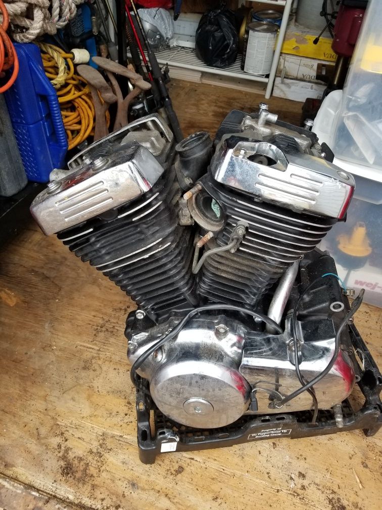 1998 Suzuki Marauder VZ 800 motor