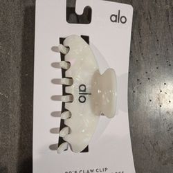 ALO Hair Claw