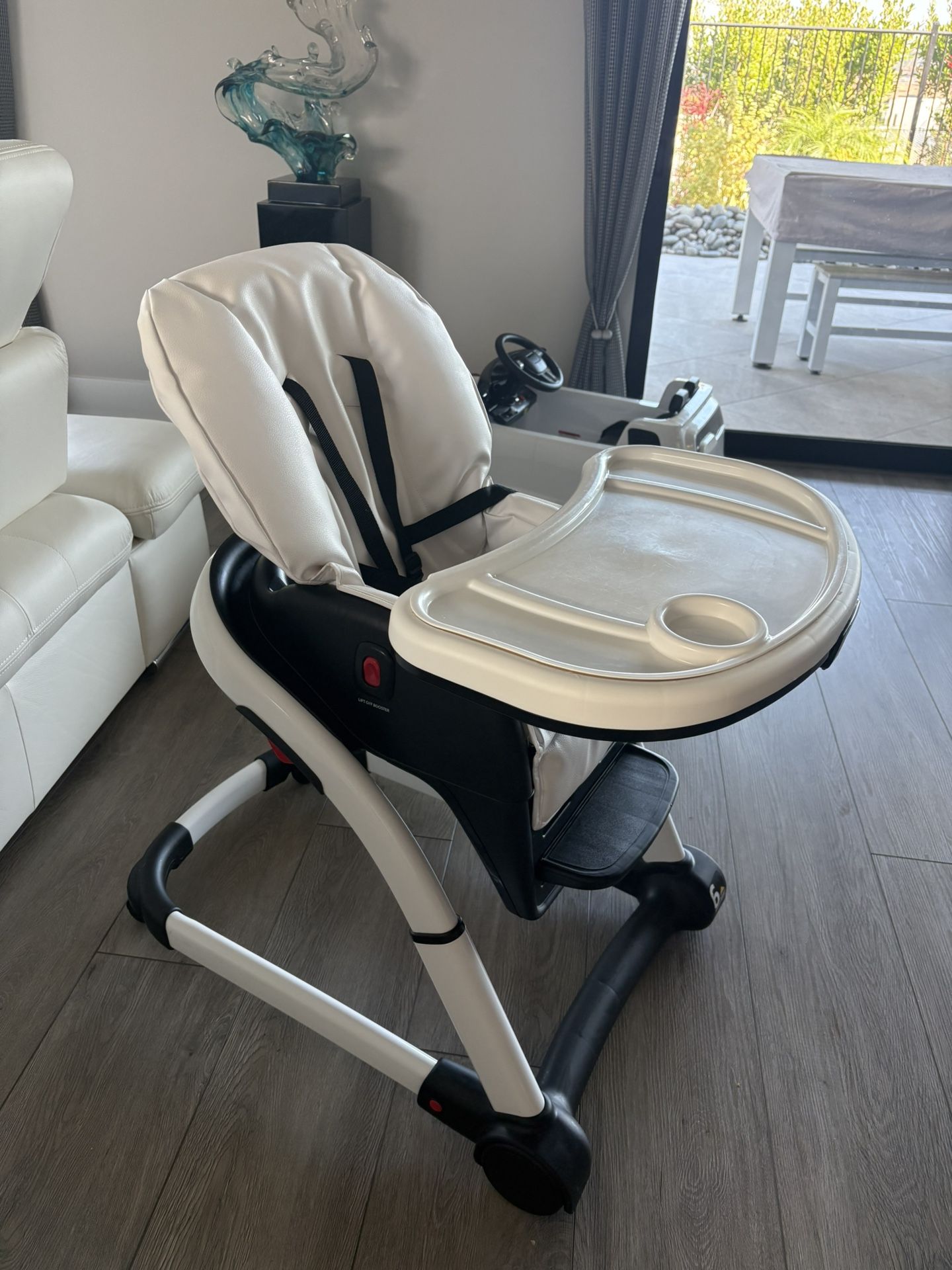 Graco high Chair- Like New!
