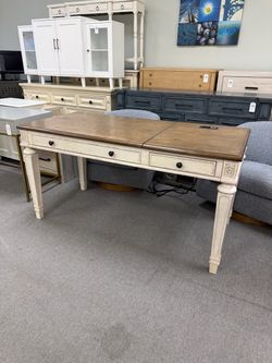 Lift up desk