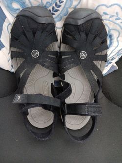 LADIES SANDLES