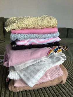 Clothes bundle (Shirts/Tops + 2piece set)