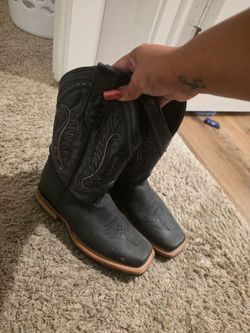 Gomez boots only worn once