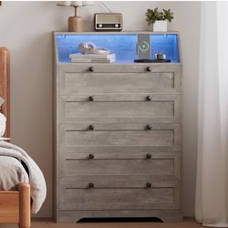 Wodeer Grey Dresser Tall 5 Drawer Dresser for Bedroom, Wood Chest of Drawers with LED Lights, Charging Station, Metal Handles, Modern Storage Cabinet 