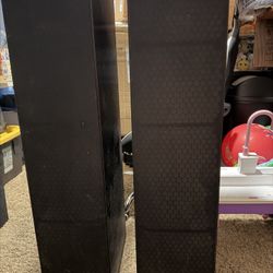 (2) Klipsch R-28F (4) R-15M Speakers 