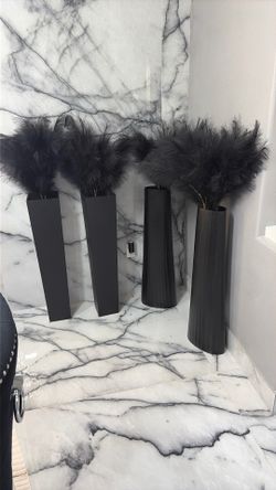 Black vase decor