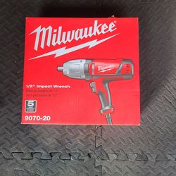 Milwaukee 1/2 Impact corded....De cable
