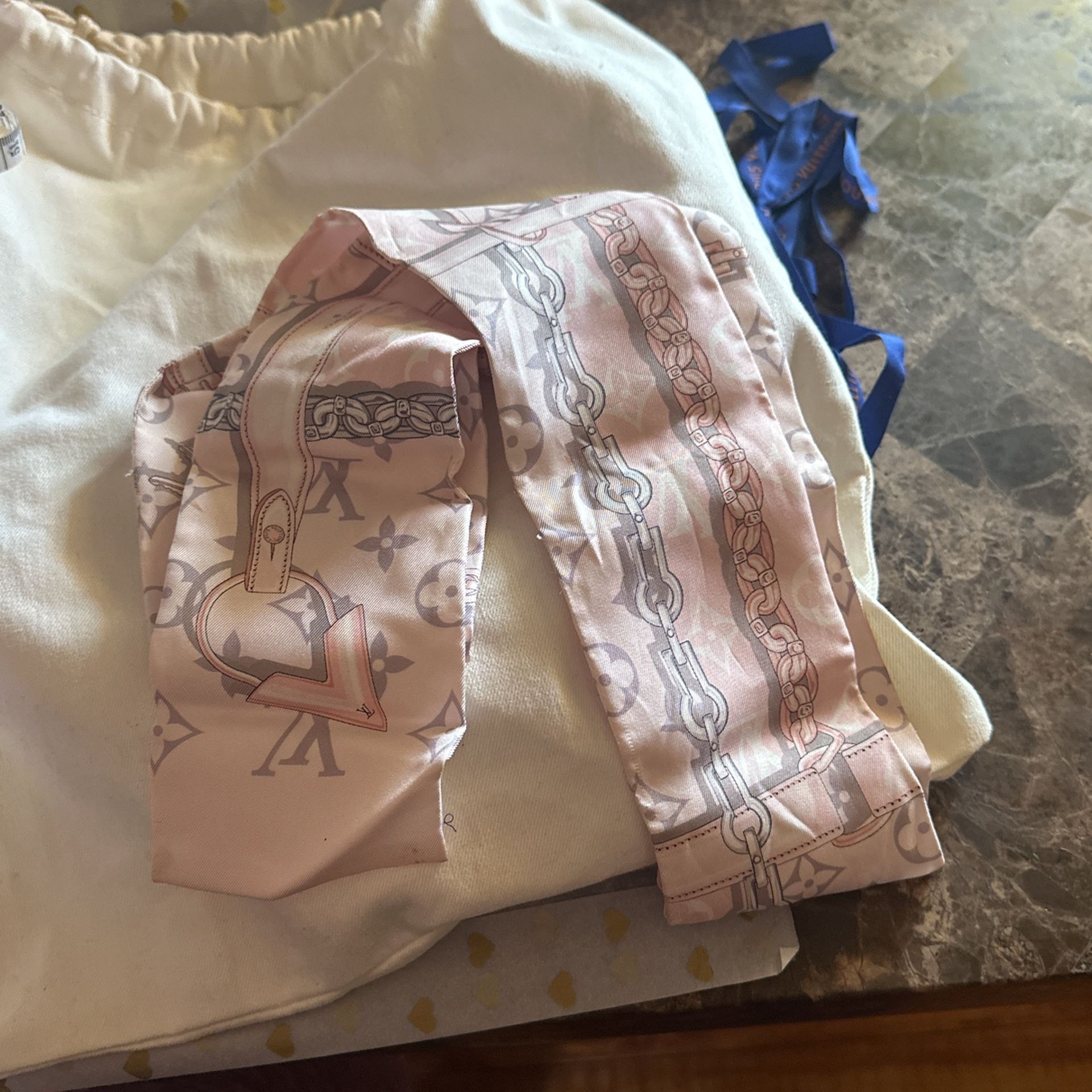 Louis Vuitton bow accessory