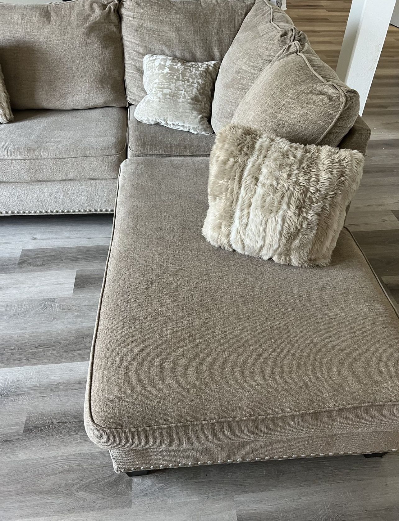 Couch / Sofa / With Chaise