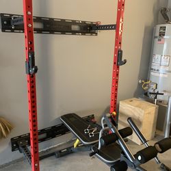 Very nice and space saving foldable squat rack and weight bench