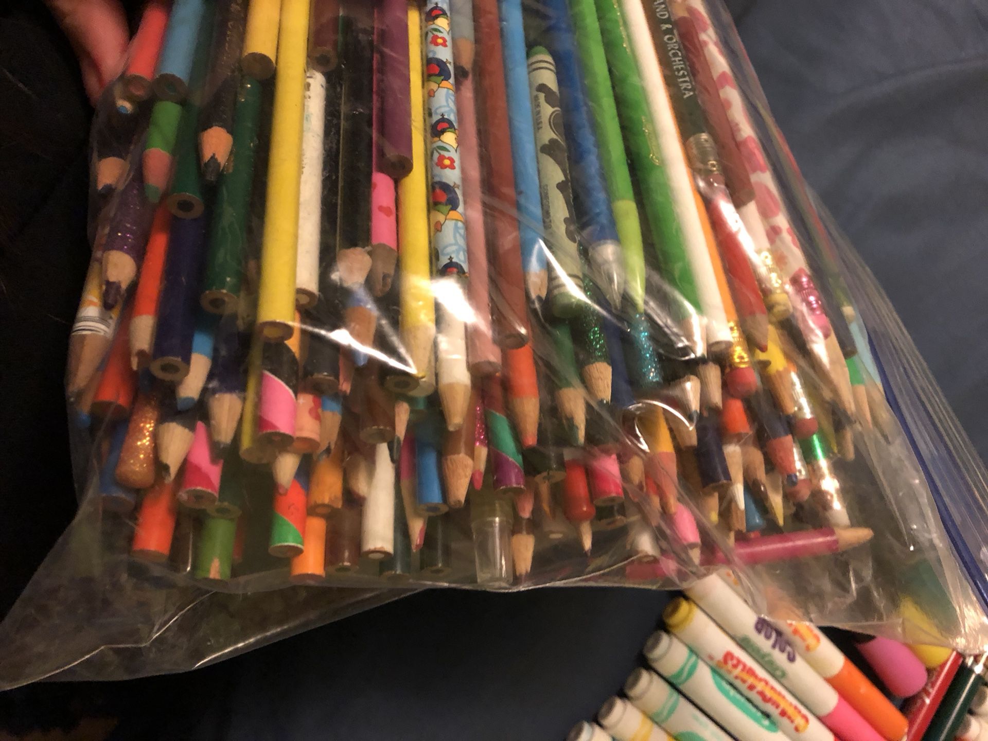 Art set in wood case with Crayola 120 crayons for Sale in Edison, NJ -  OfferUp