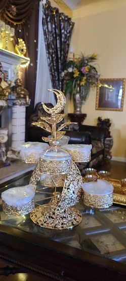 Beautiful Brand New Center Piece 