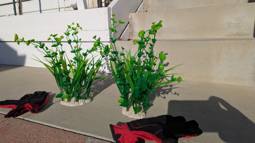 Aquarium Plants Plastic $5 EACH