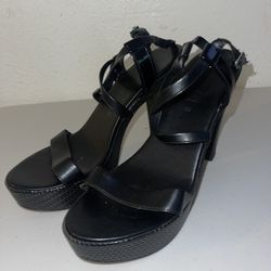 BLACK WOMENS HEELS SIZE 10 