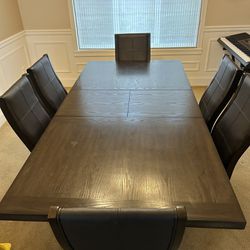 Free Dining Table Set