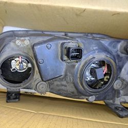  USED 2003 Hyundai Elantra LEFT SIDE HEADLIGHT ASSEMBLY 