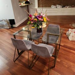 Glass Table And 4 Chairs 