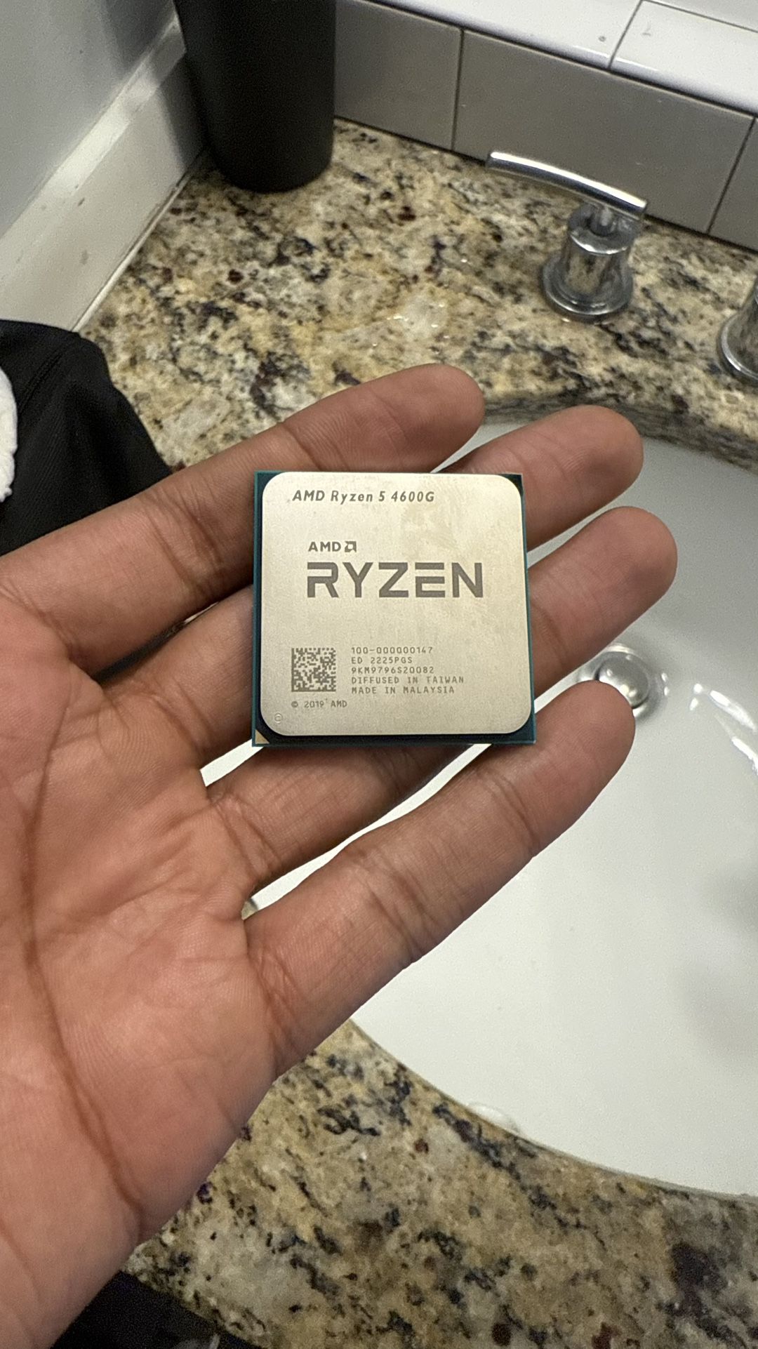 AMD Ryzen 5 5600 X And 4600 G