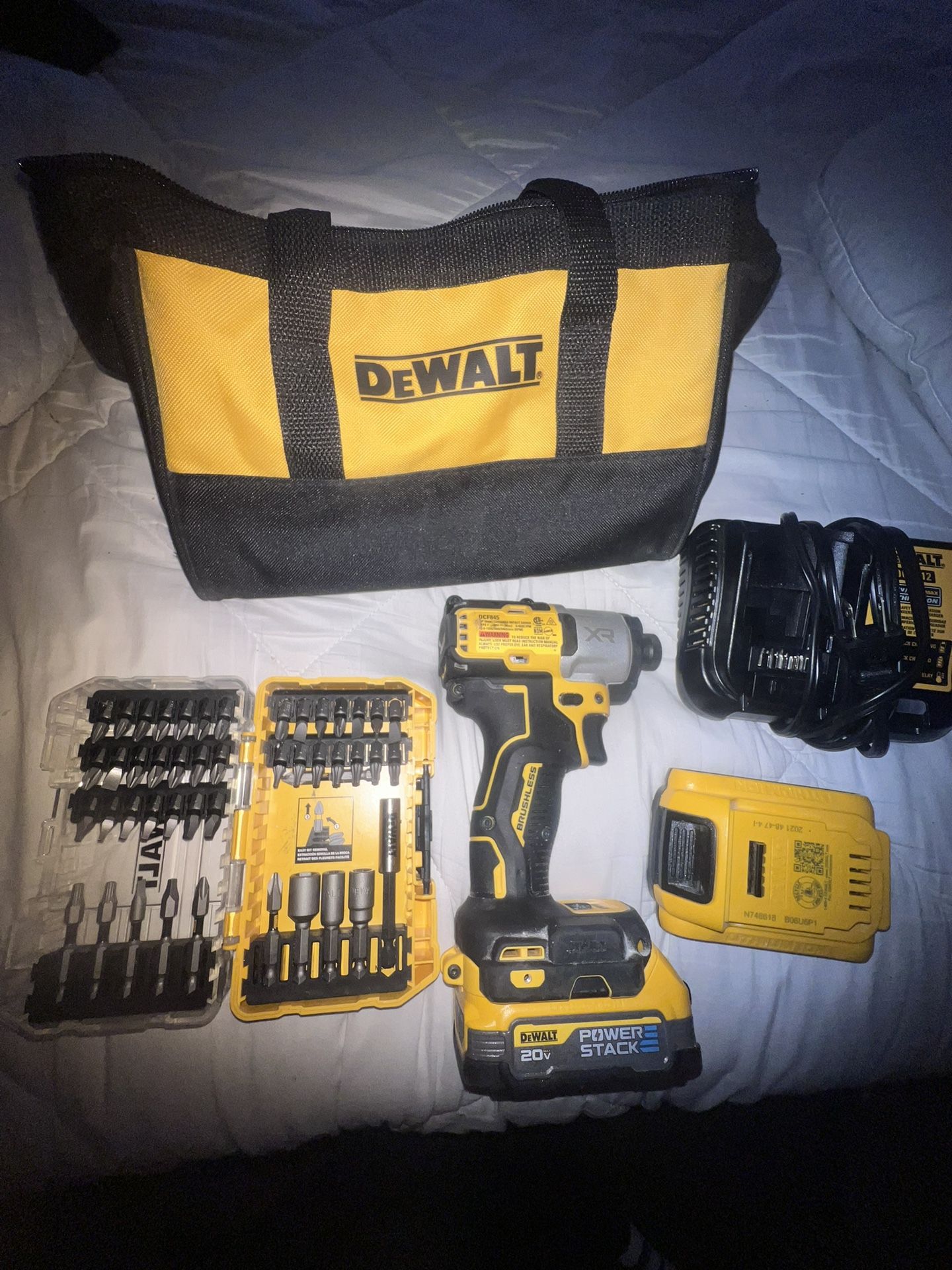 DEWALT XR 20-volt Max 1/4-in Brushless Cordless impact driver (includes 2 batteries, charger & bag)
