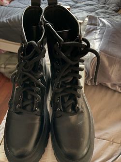 Size 10 Women’s Chunky Boots