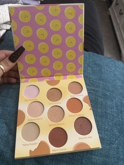 eye shadow palette