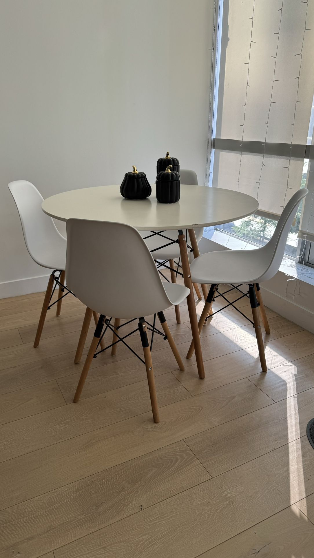 Dining Table With 4 Chairs