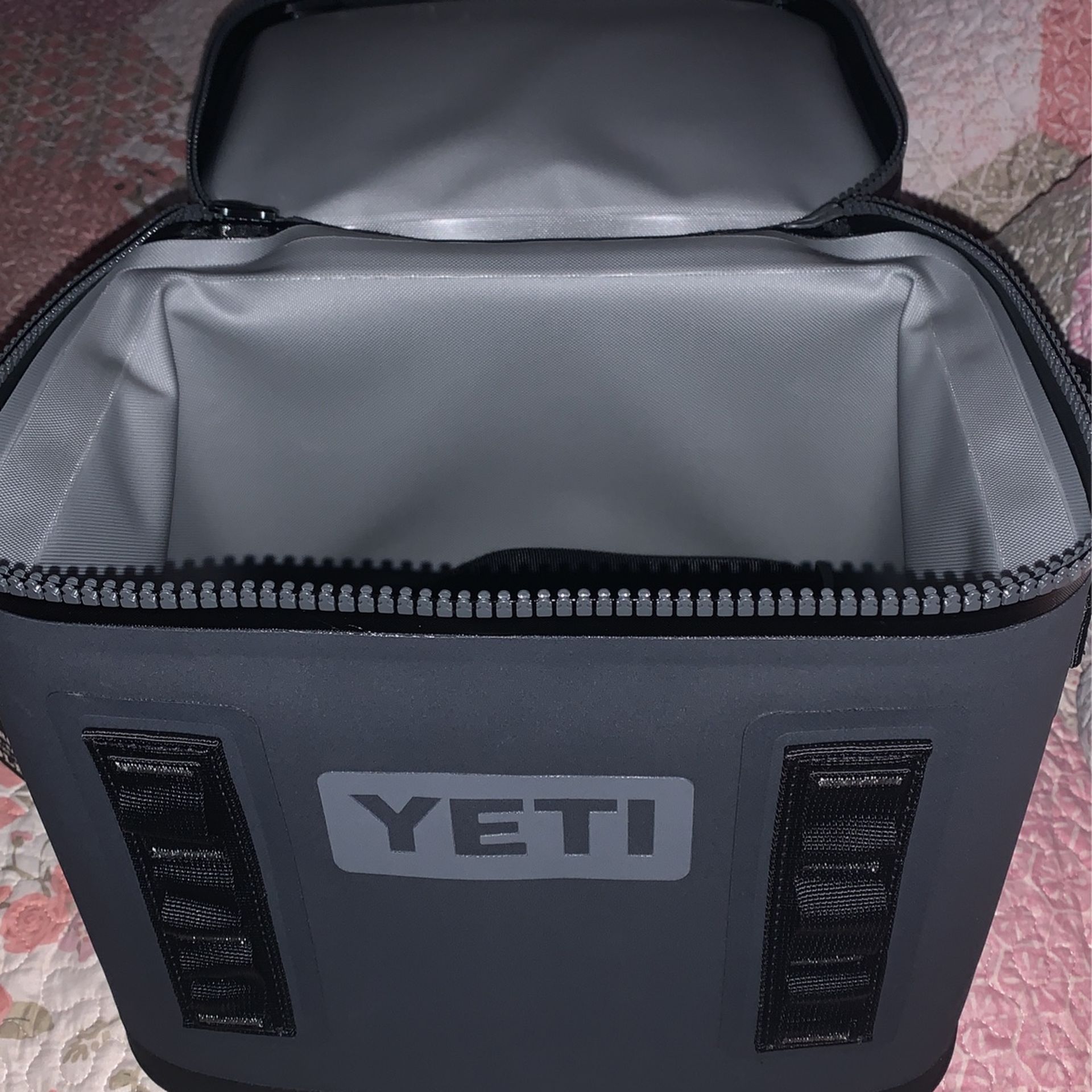 Yeti 12 Hopper Flip Cooler Brand New With All Tags