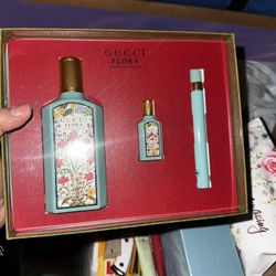 Gucci Flora Perfume Set 