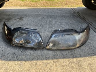 2003 Ford Mustang Headlight Assembly