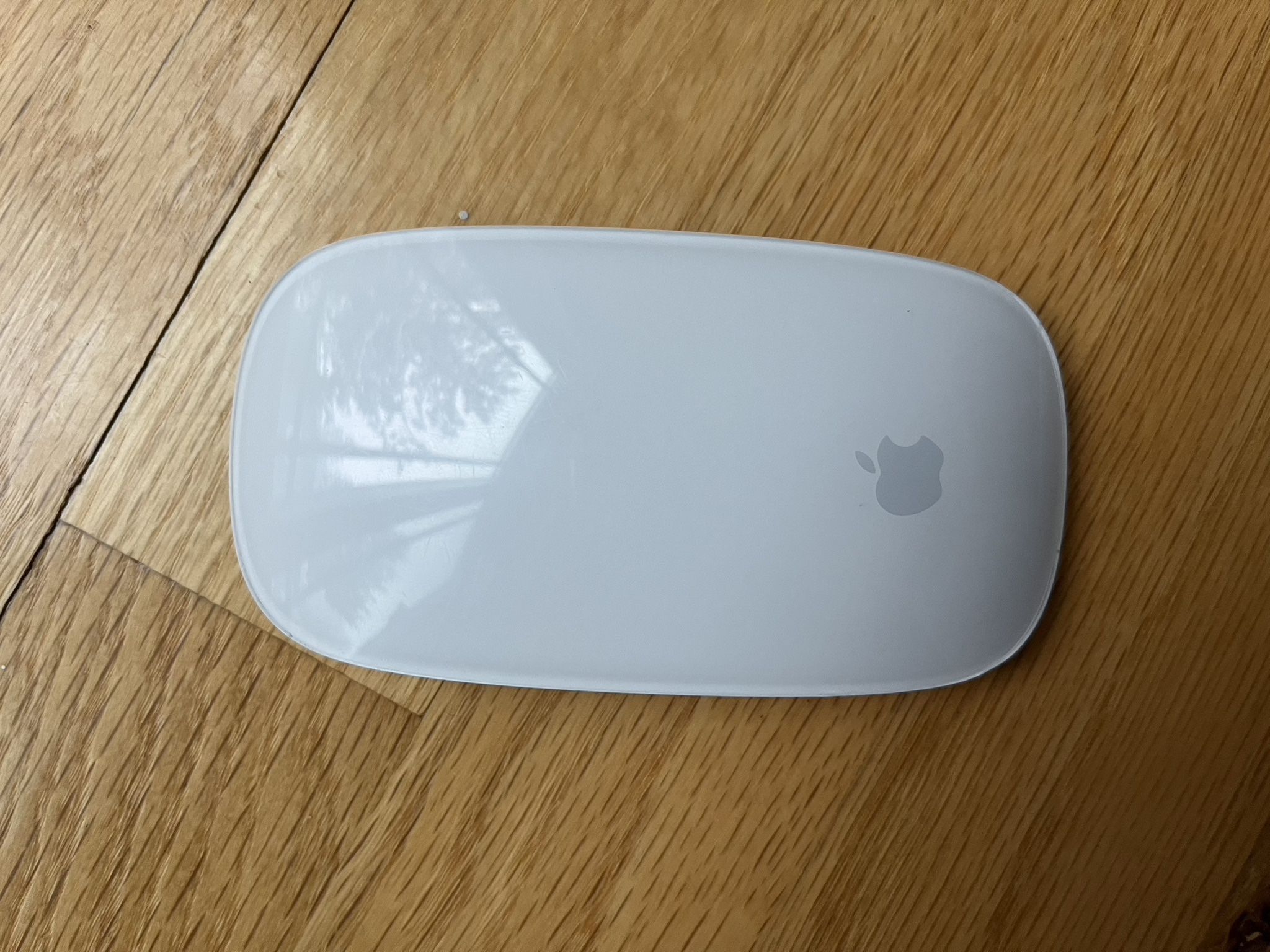  Apple Magic Mouse 2x AA Batteries