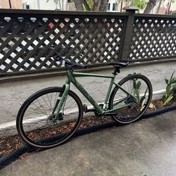 Ozark Bike 700c comes with Kryptonite lock and light