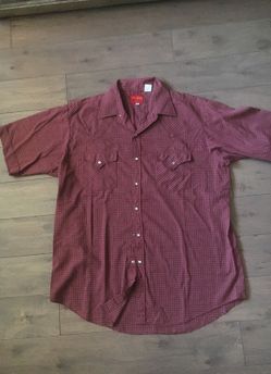 Men's short sleeve button shirt