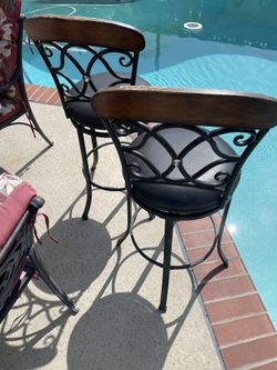2 Bar Stools. 