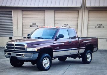2001 Dodge Ram 2500HD – Full-Size 4x4 Truck