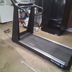 TRUE FITNESS TREADMILL 🏃‍♀️