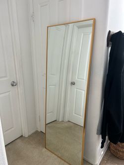 Gold mirror