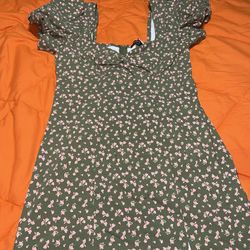 Trixxi Juniors' Floral-Print Twist-Front Bodycon