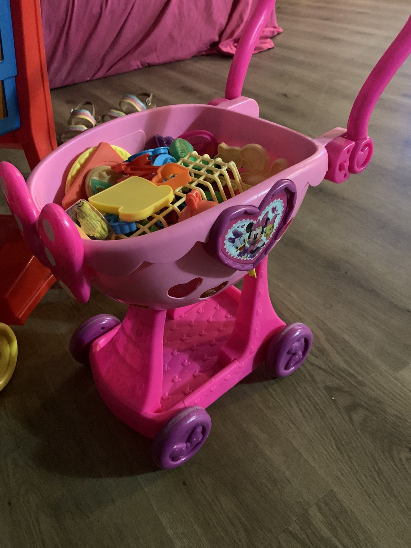 Minnie Mouse Grocery Cart With Accessories
