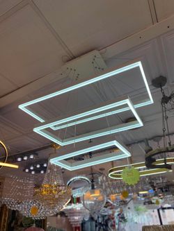 🤍 Modern Frame Chandelier