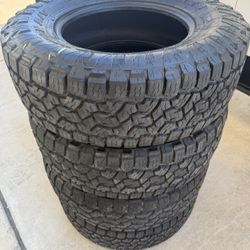 LT275/70/17 Toyo At3