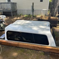 Leer Xl 100 Truck Cover. SEND OFFERS