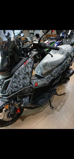 Scooter Amigo 200cc Gray & Black