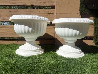 Plastic pots 15 each 15” tall by 15 “wide